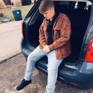 Meet your Posher, Aaron